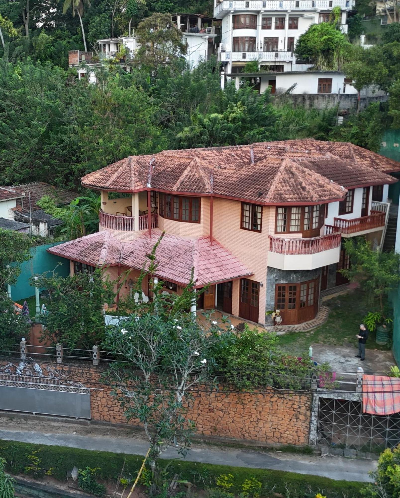 Mystique Hideout Hotel แคนดี้ ภายนอก รูปภาพ