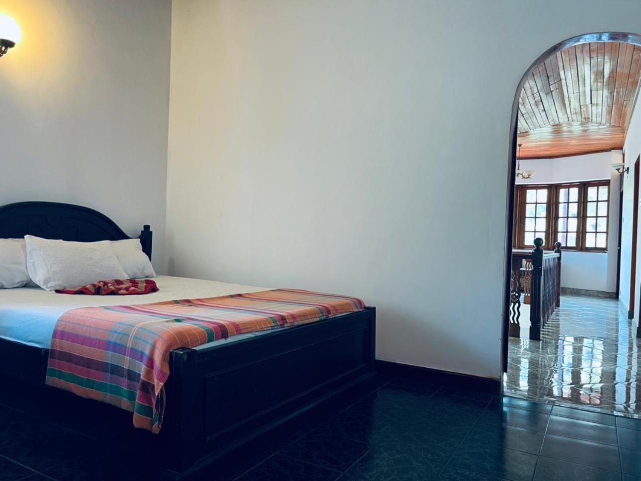 Mystique Hideout Hotel แคนดี้ ภายนอก รูปภาพ